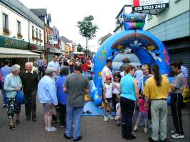 The meandering crowd