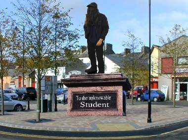 The proposed statue to the unknowable student.